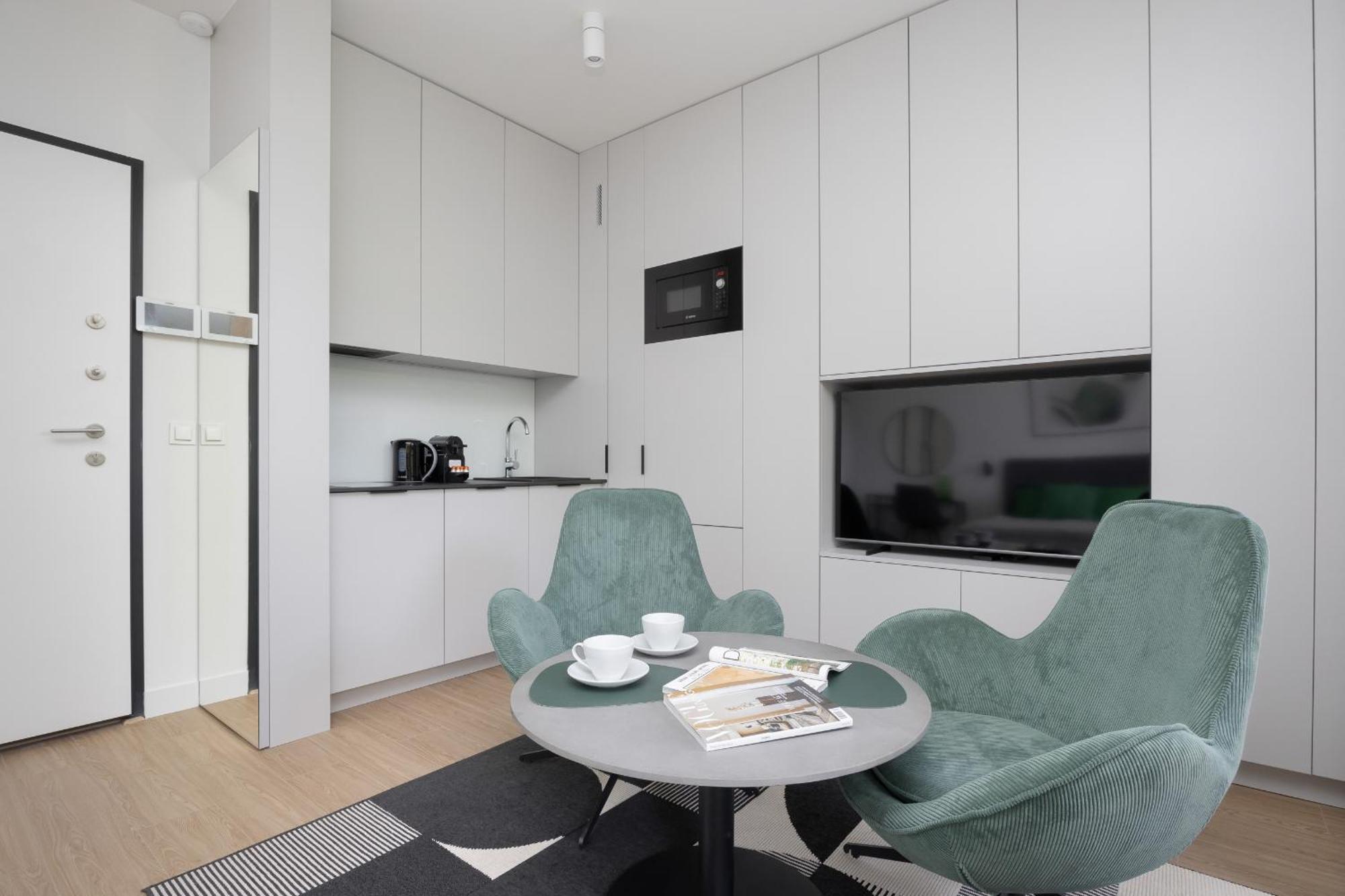 Appartement Exclusive And Modern In With Air Conditioning And Desk By Renters Prestige *