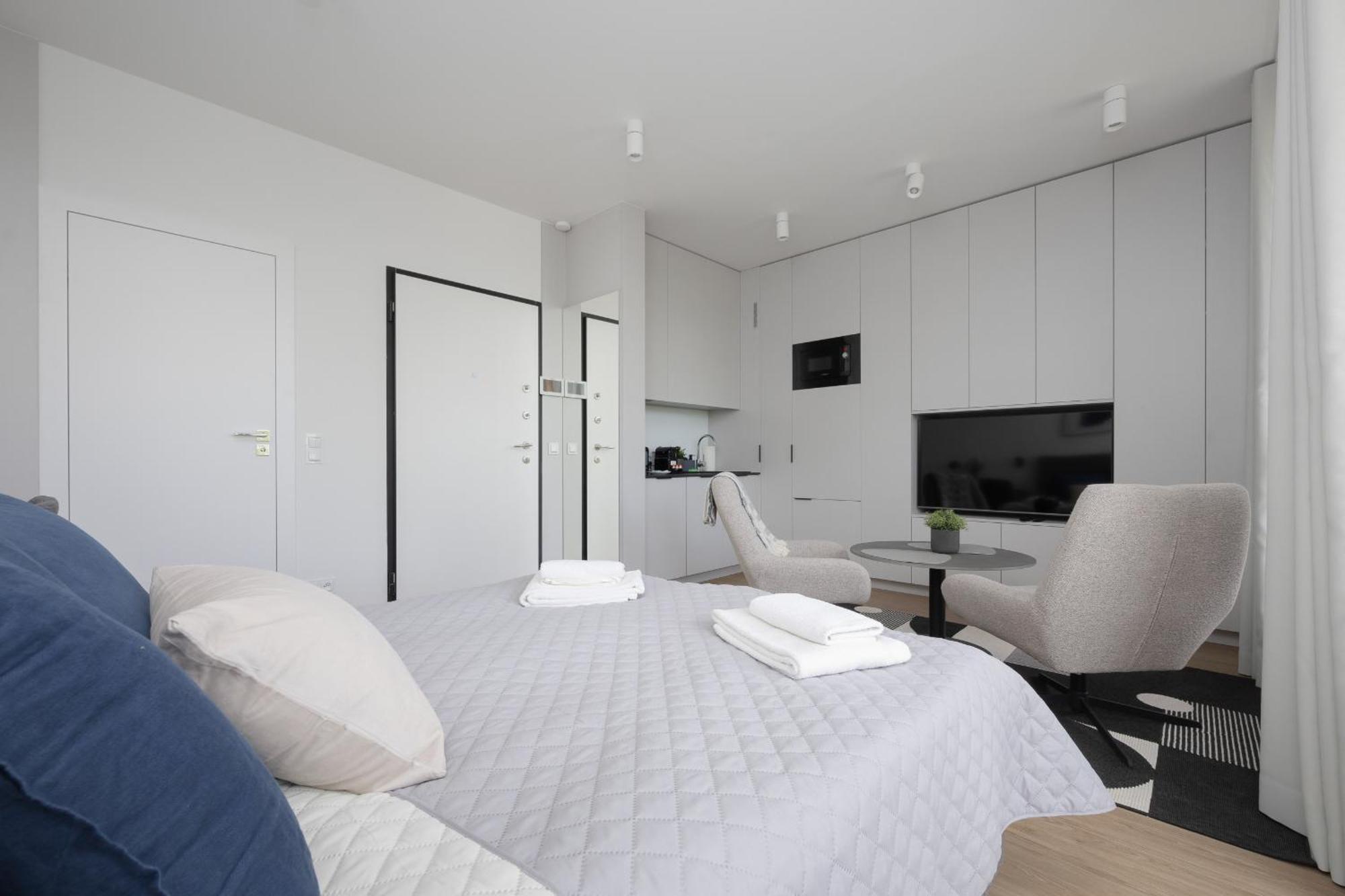 Appartement Exclusive And Modern In With Air Conditioning And Desk By Renters Prestige Warschau