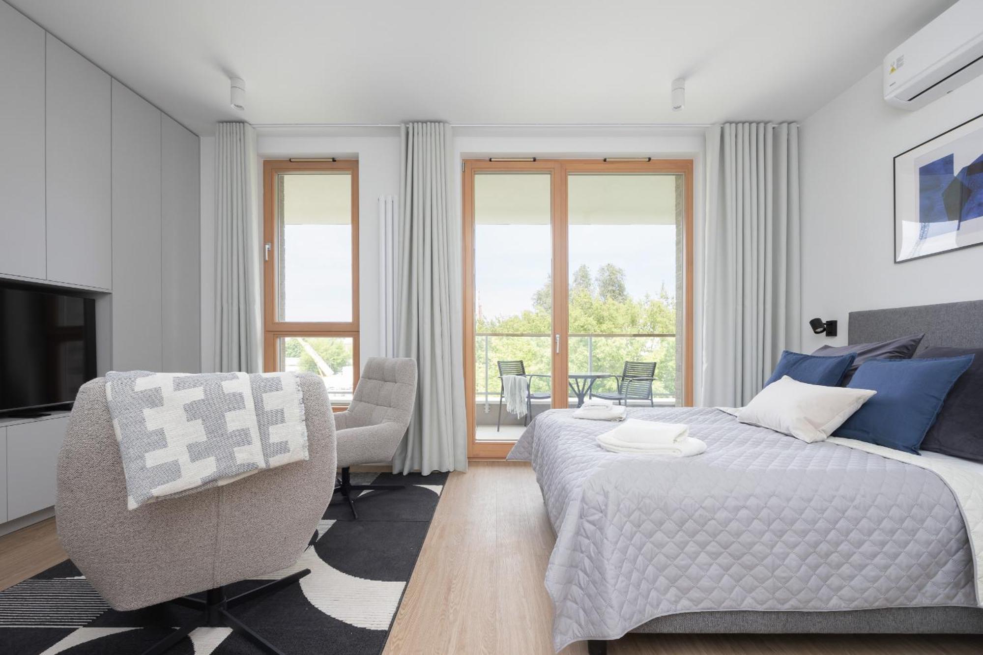 Appartement Exclusive And Modern In With Air Conditioning And Desk By Renters Prestige