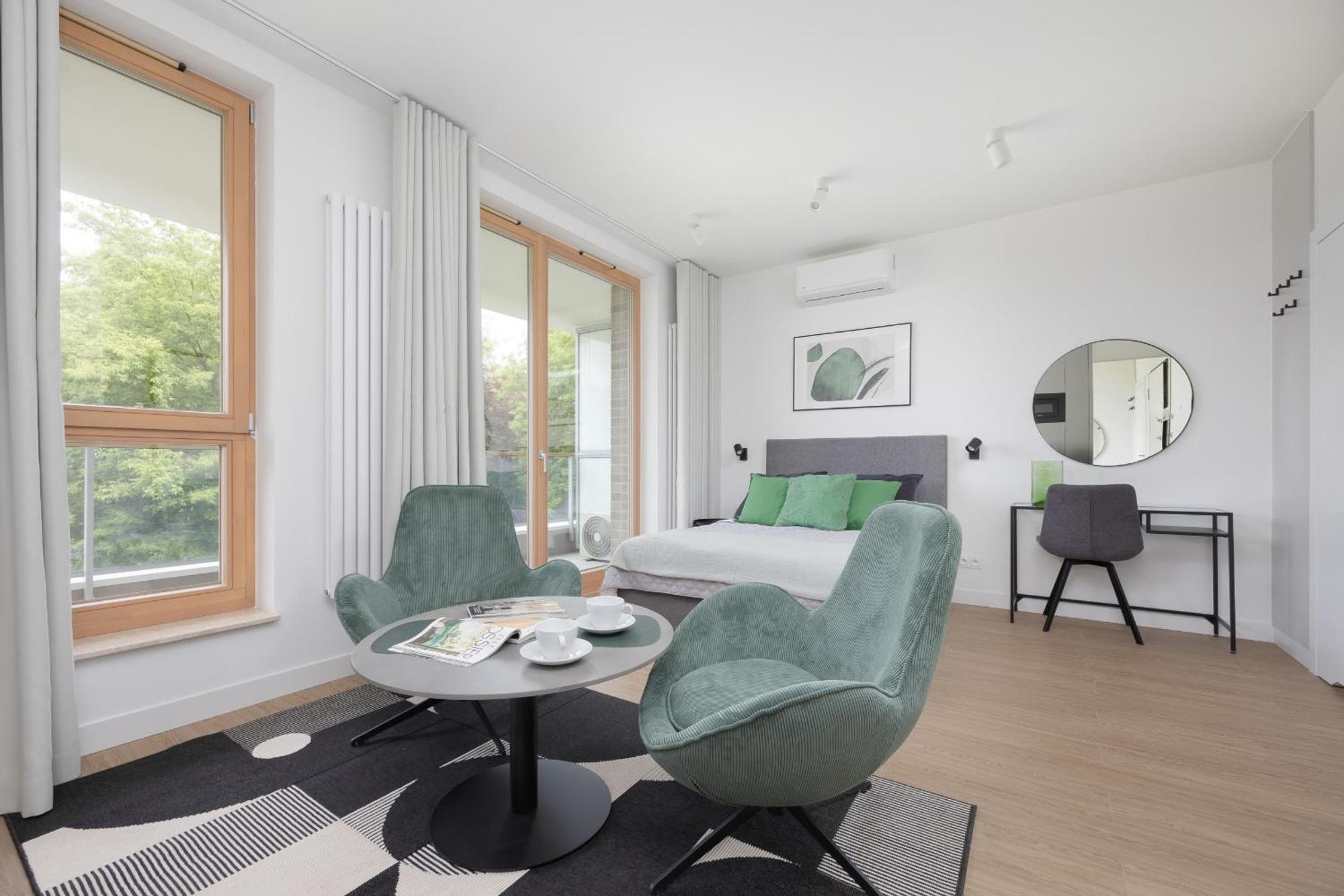 Exclusive And Modern In With Air Conditioning And Desk By Renters Prestige * Warschau