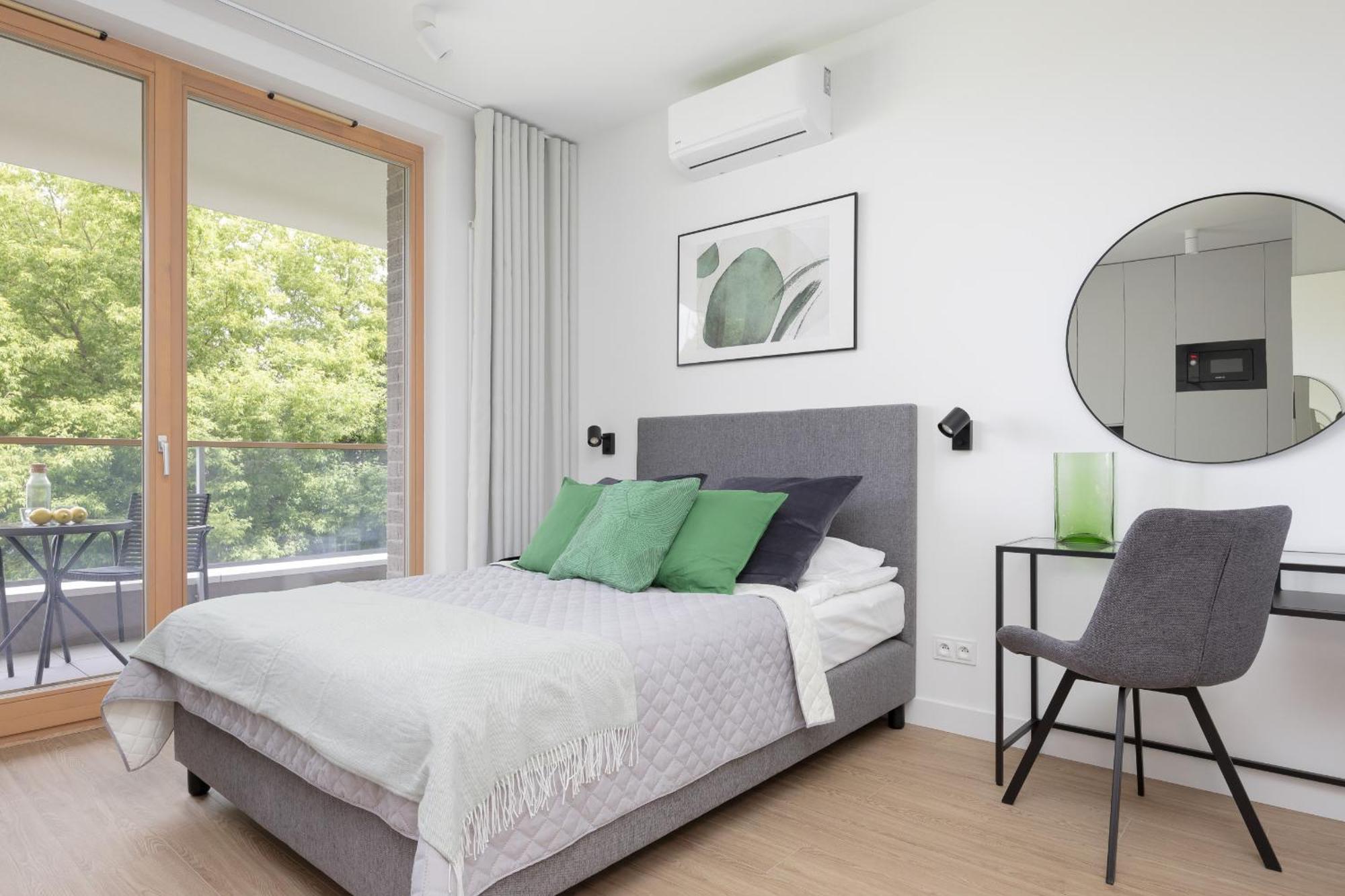 Appartement Exclusive And Modern In With Air Conditioning And Desk By Renters Prestige *